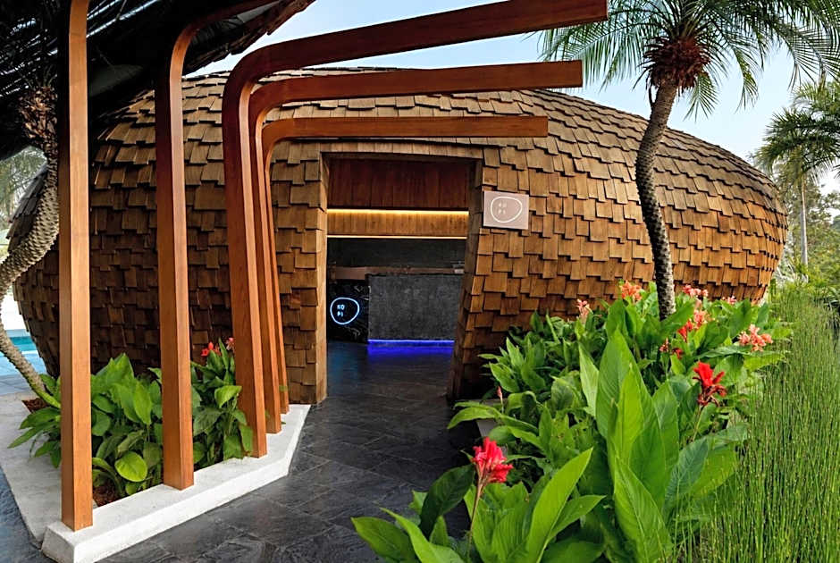 Wyndham Grand Nai Harn Beach Phuket