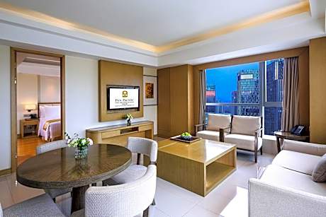 One-Bedroom Deluxe Suite(Reserve at least one week in advance to enjoy two complimentary daily laundry services and a discount voucher for Madr 99 restaurant)