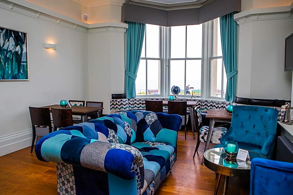 Delmont Hotel & View Restaurant