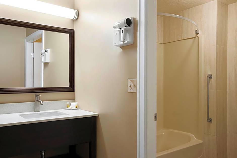 Days Inn by Wyndham Vernon