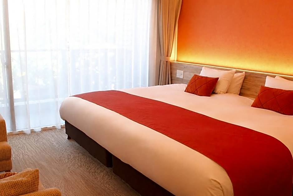 Foto 1 di 3 di 1 King Bed and 2 Twin Beds