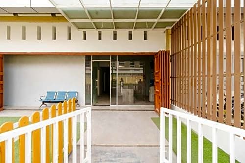 RedDoorz @ Helvetia Medan 2