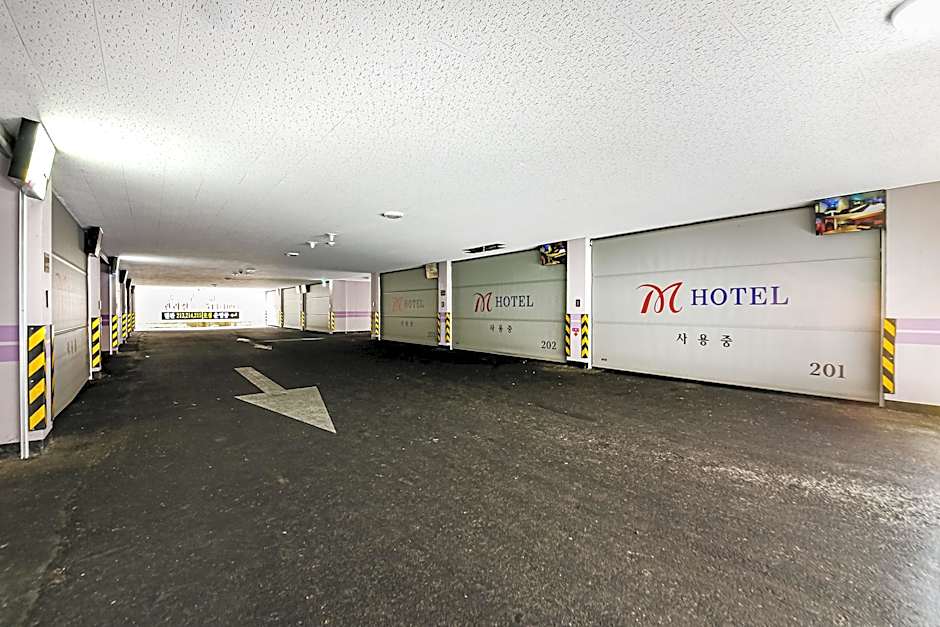 Gimje M Hotel Drive-in