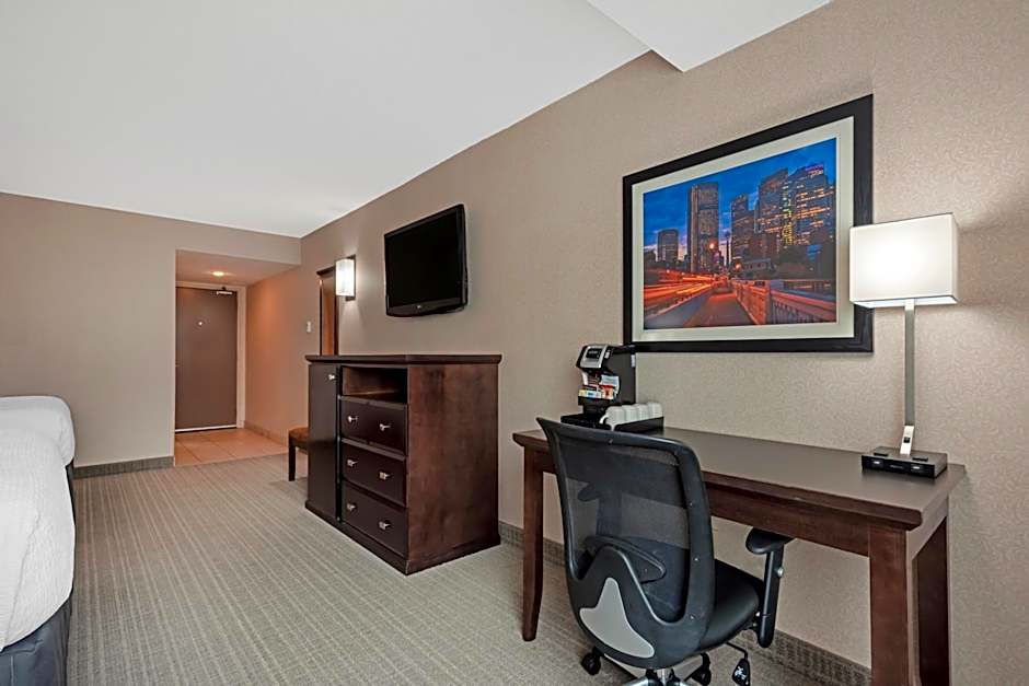 Best Western Plus Port O'Call Hotel