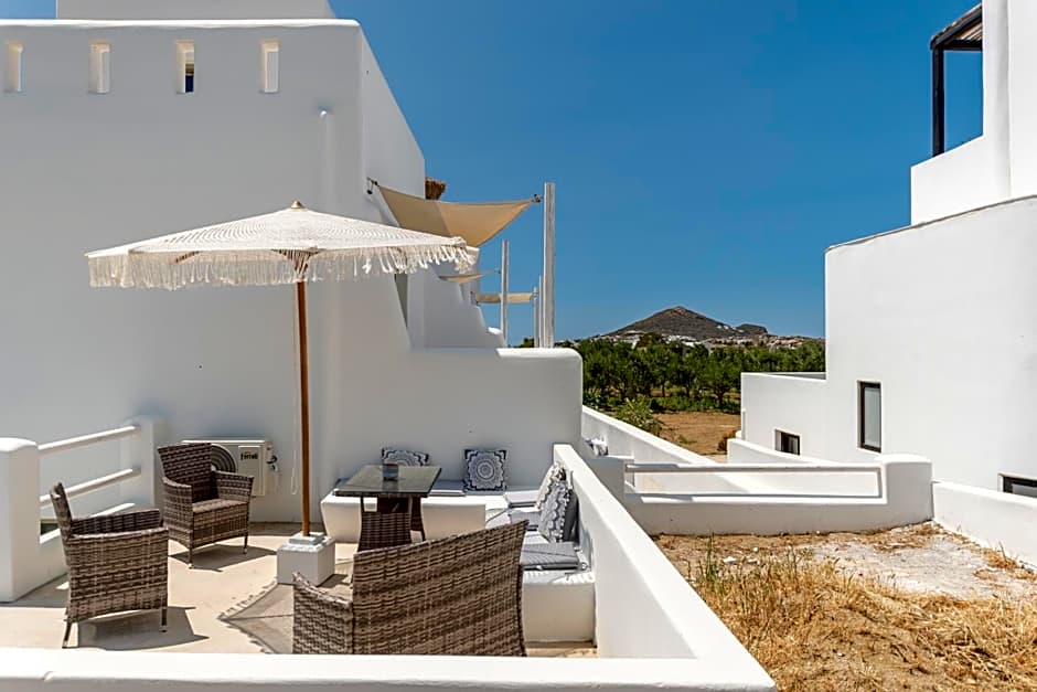 Lemonia Suites with outdoor BBQ area