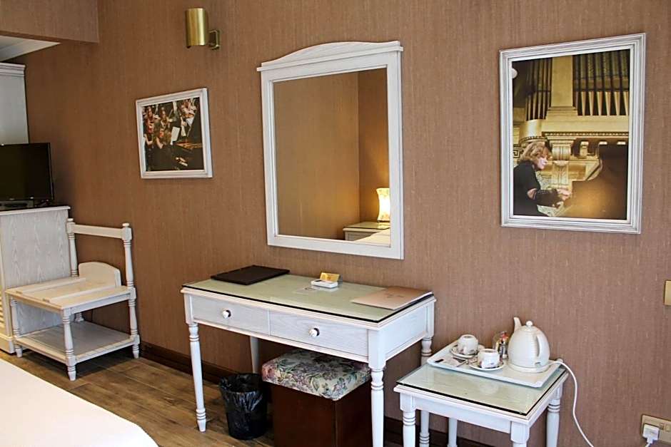 Bella View Art Boutique Hotel