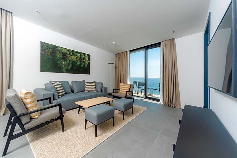 Boutique Hotel Shell