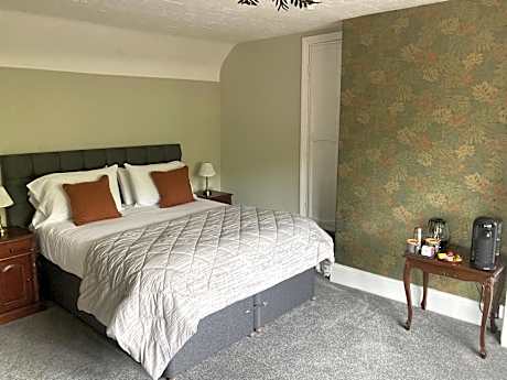 King Room with Spa Bath