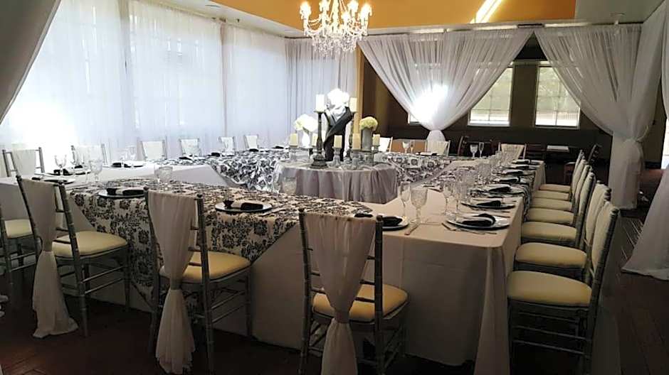 Ramada by Wyndham Hawthorne/LAX