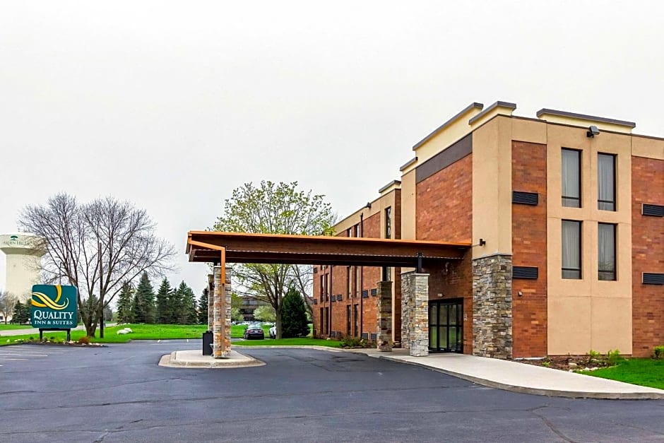 Quality Inn & Suites Arden Hills - Saint Paul North
