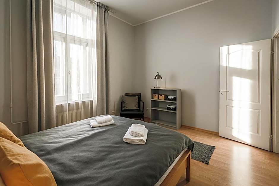 Bearsleys Downtown Apartments