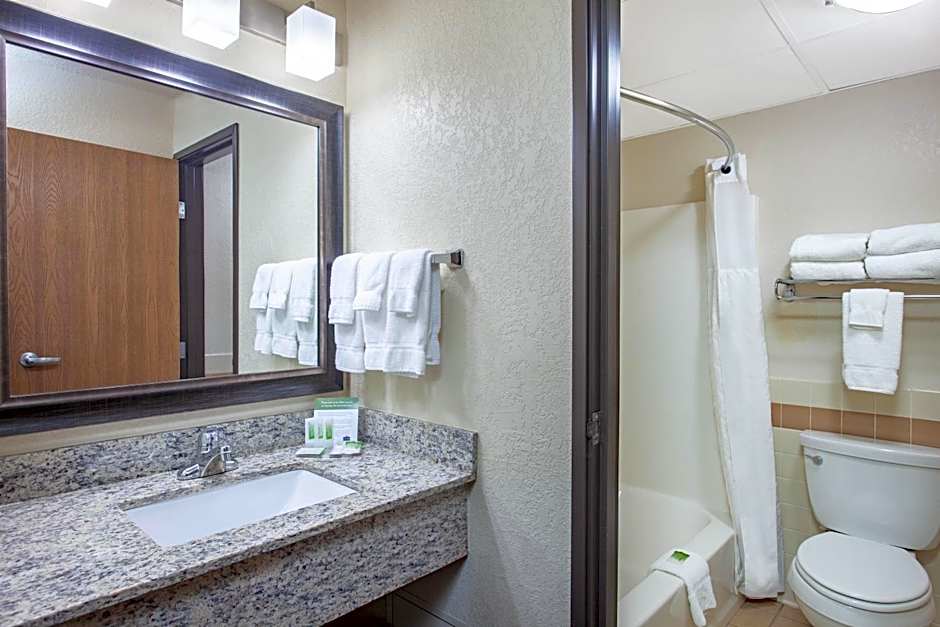 AmericInn by Wyndham Mankato Event Center