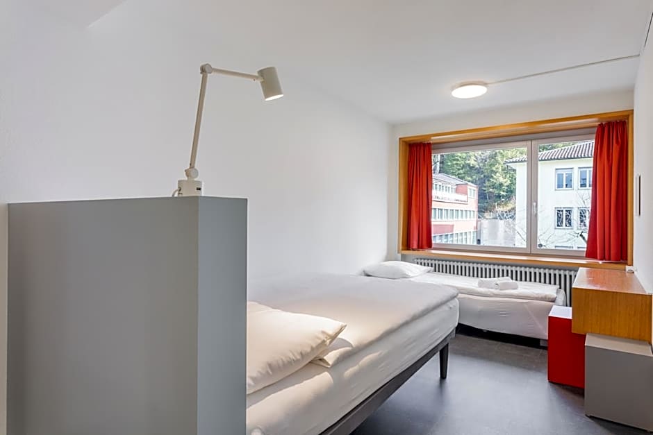 Hotel Marta - 1950's architecture in Zurich's vibrant old town, near main station