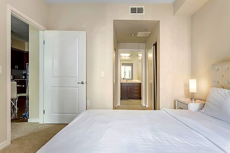 Luxury 2 Bedroom 2 Bathroom With Fitness Center and Pool