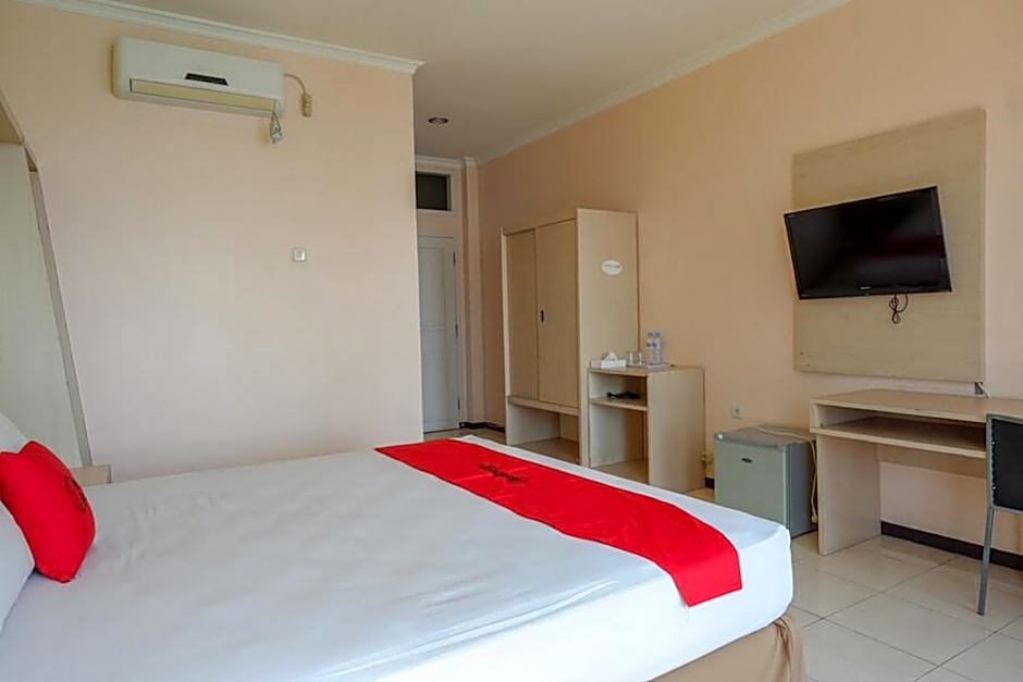 RedDoorz Plus Syariah @ Hotel Boulevard Luwuk