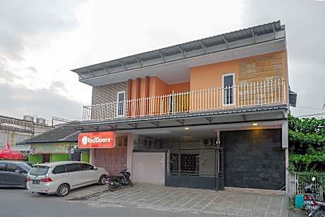 RedDoorz Syariah near RS Mitra Keluarga Tegal