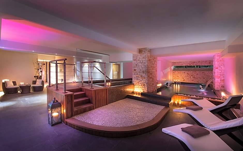 Sport Village Hotel & Spa