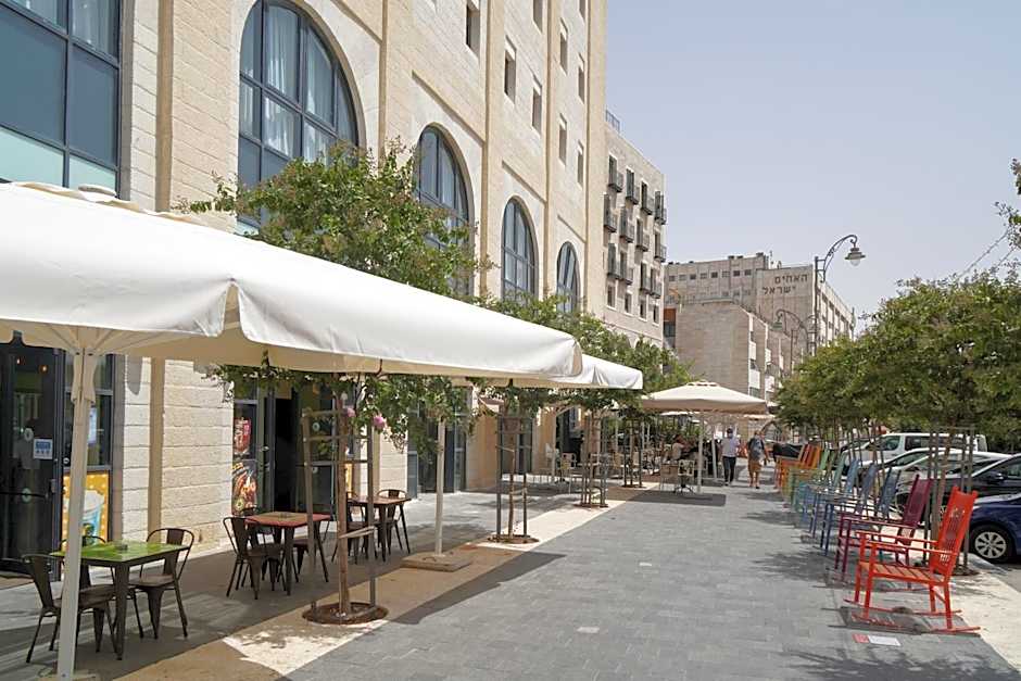 Apartique Hotel