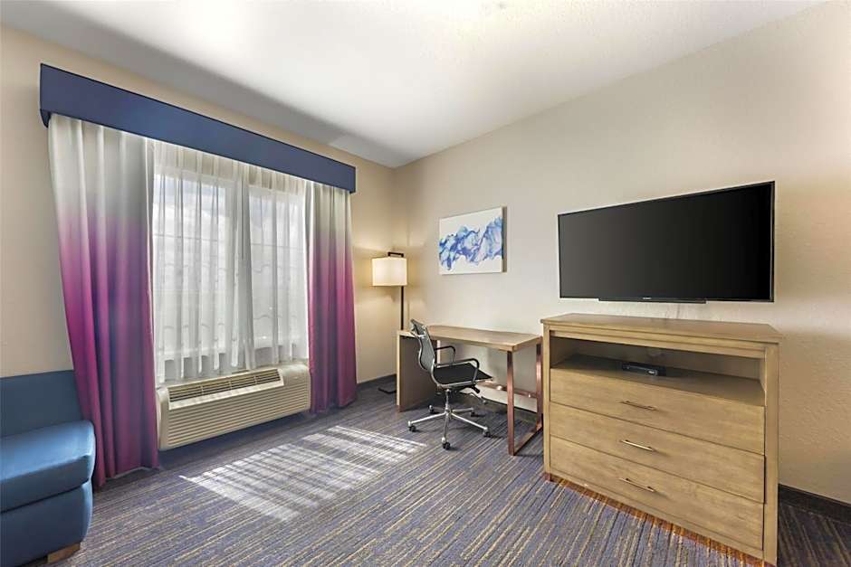 Best Western Plus San Antonio East Inn & Suites