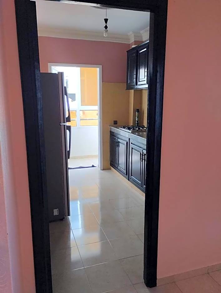 شقة رائعة قريبة للبحر