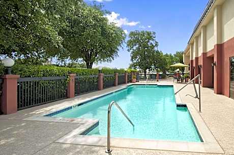 Baymont by Wyndham Lewisville