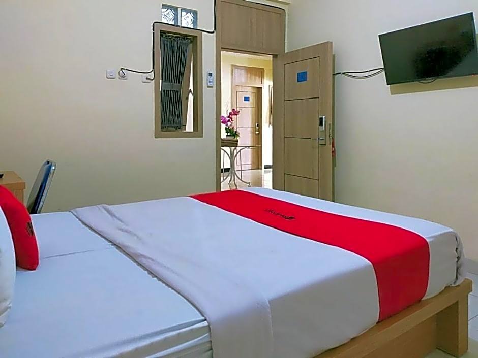 RedDoorz @ Jalan Kolonel Haji Burlian Palembang 2