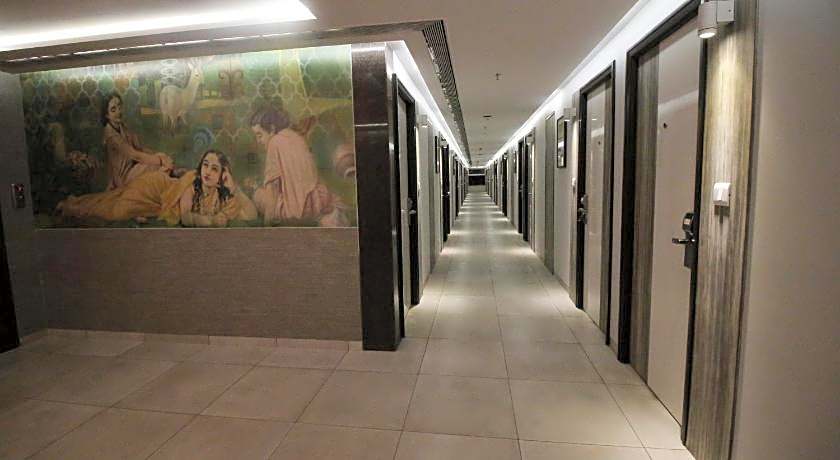 7 Apple Hotel, Vadodara