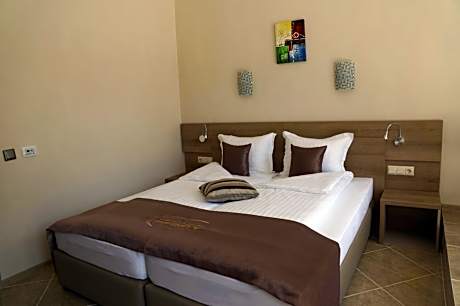 Economy Twin Room - Ground Floor