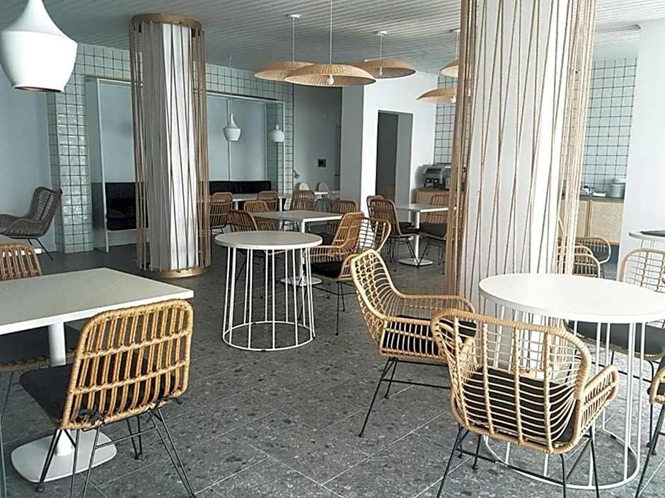 E.J. Pyrgos Bay Hotel