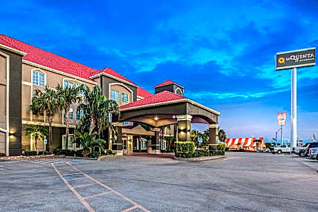 La Quinta Inn & Suites by Wyndham Corpus Christi Airport