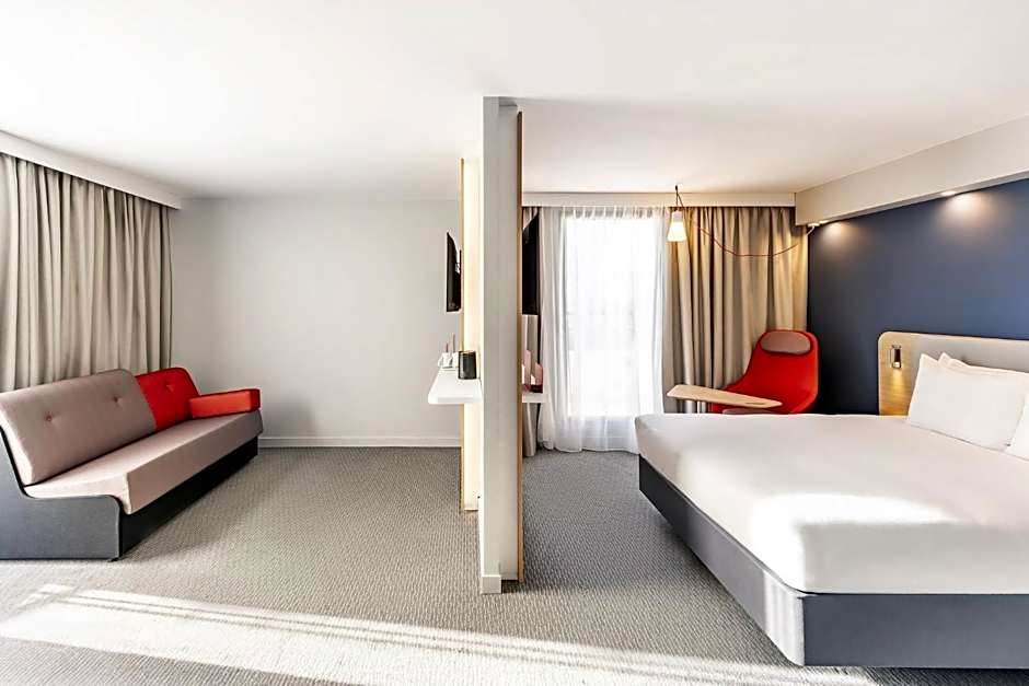 Holiday Inn Express Paris Poissy By IHG