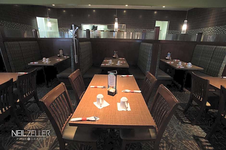 Days Inn & Suites by Wyndham Edmonton Airport