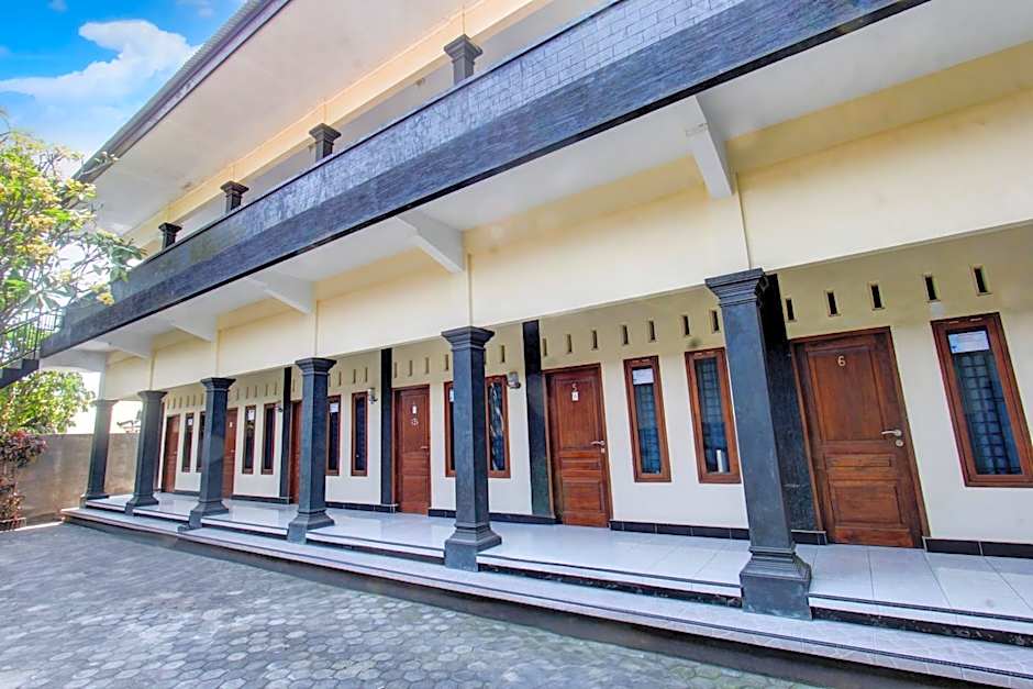 OYO Life 93155 Wisma Sarah