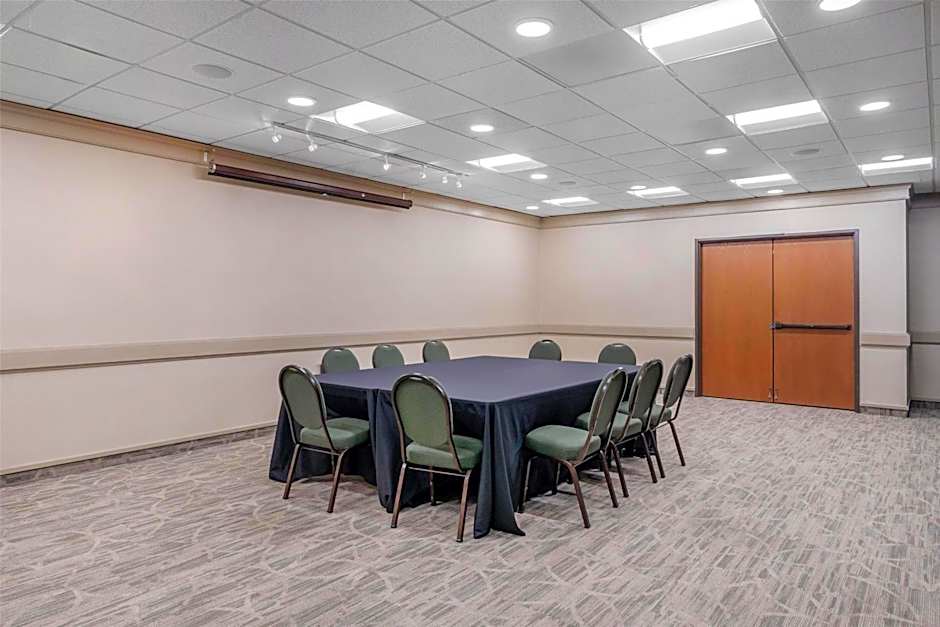 Best Western Plus Harbor Plaza And Conference Center
