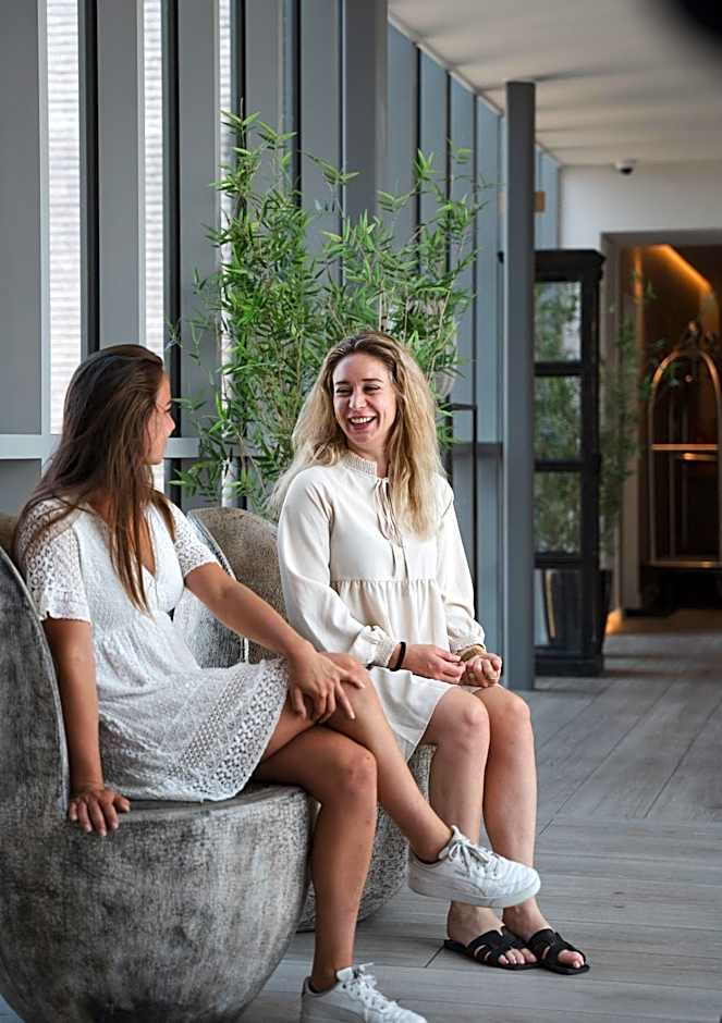 Hotel Acropolis " Op het sportiefste park van de kust "