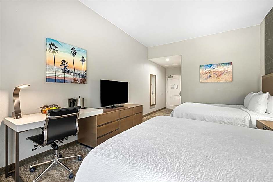 Best Western Valencia/Six Flags Inn & Suites