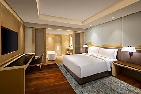Executive Suite, Club Lounge Access, 1 King Bed  - INR 1000 F&B Credit, 1+1 on Selected Beverages (Happy Hours 17:00 -19:00 Hrs)