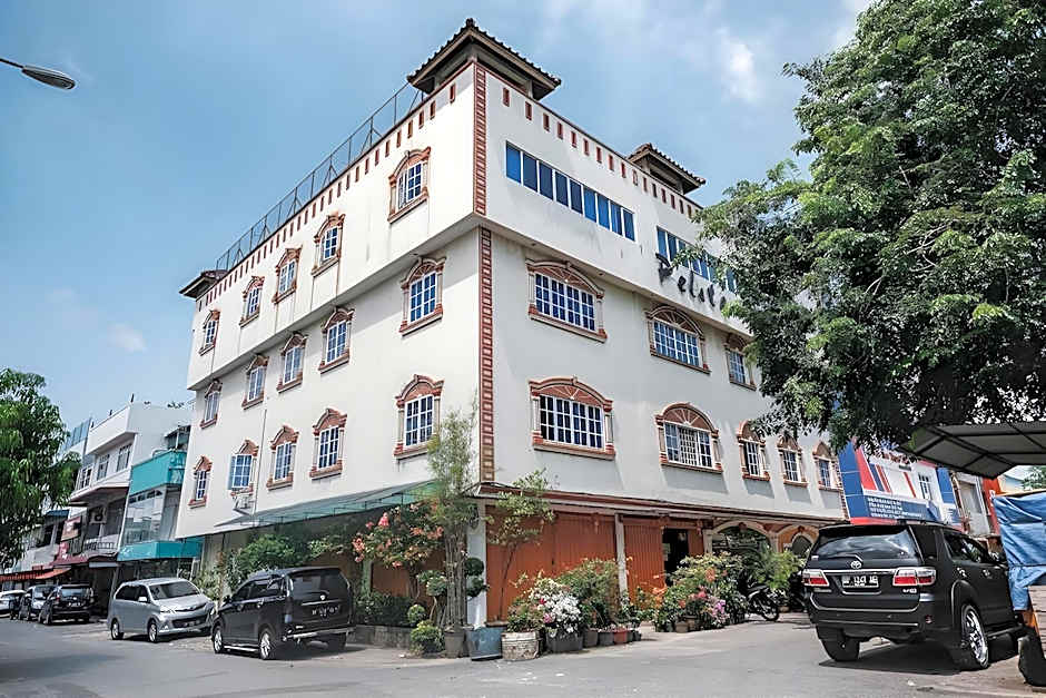 RedDoorz near Nagoya Hill Mall Batam 5