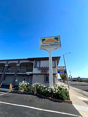 Sunset Inn & Suites