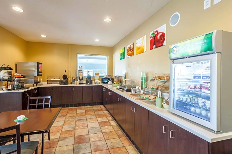 Quality Inn & Suites Lincoln North