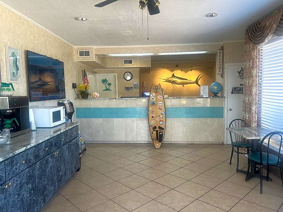 Hole Inn the Wall Hotel - Fort Walton Beach - Sunset Plaza - near Beaches & Hurlburt