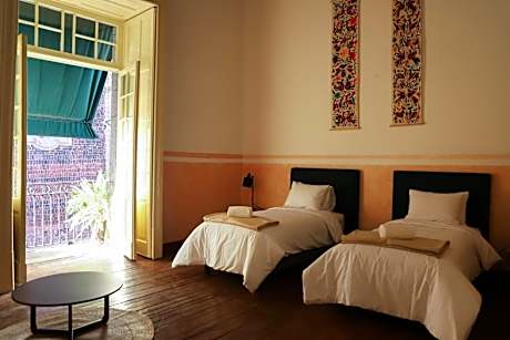 Studio Two Single Beds