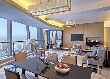 King Deluxe Suite Ocean View -Lounge Access