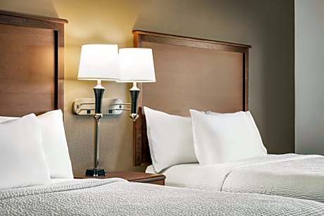 Deluxe Queen Room - Mobility Access/Non-Smoking