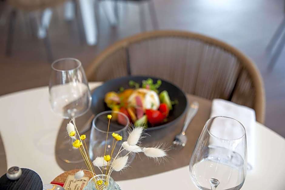 Zenitude Hotel la Valadiere, an Ascend Collection Hotel