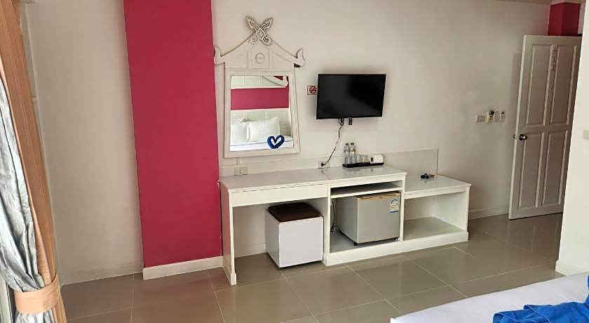 Santi White House Patong