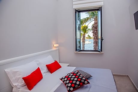 Double or Twin Room with Private Bathroom