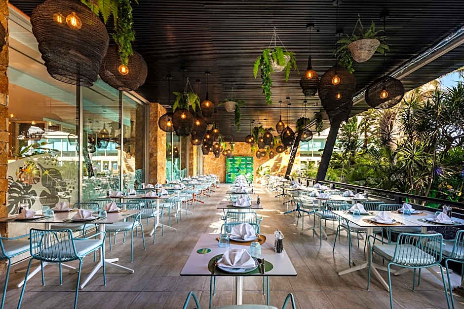 Barcelo Castillo Beach Resort