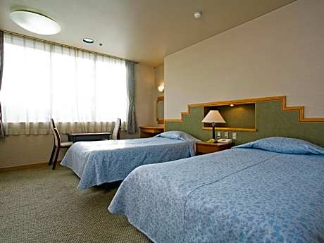 Standard Twin Room with Seafood Kaiseki Dinner and Breakfast (Served in Restaurant) - Smoking