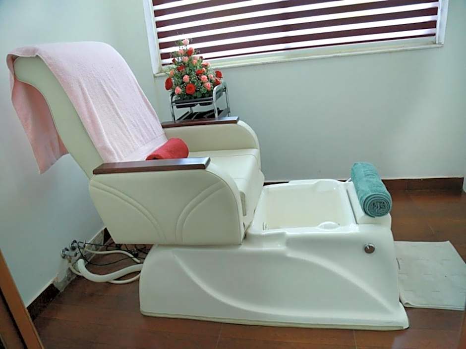 Hill Palace Hotel & Spa